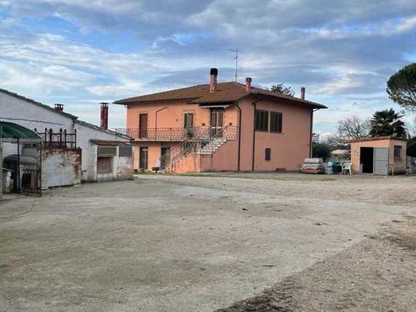 negozio in vendita a Cortona in zona Cignano