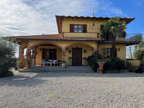 casa indipendente in vendita a Cortona in zona Camucia