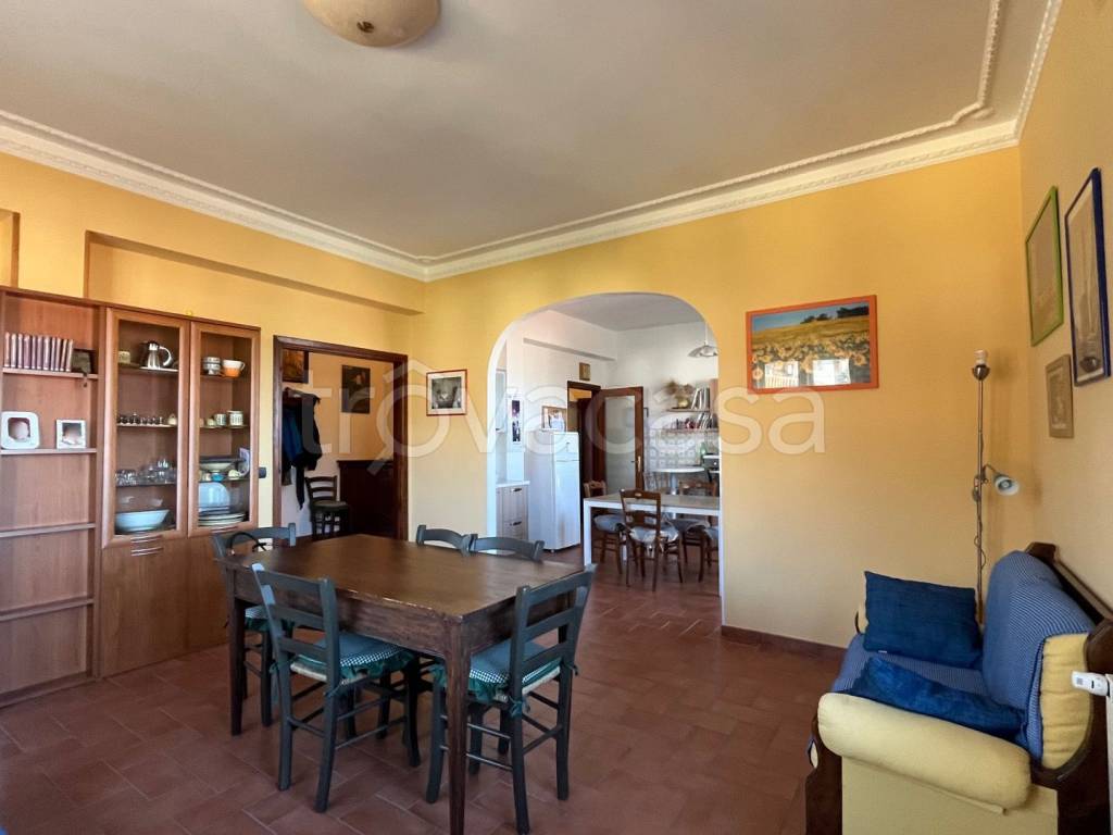 appartamento in vendita a Cortona in zona Camucia