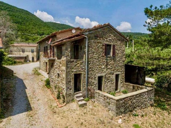 casa indipendente in vendita a Cortona in zona Casale