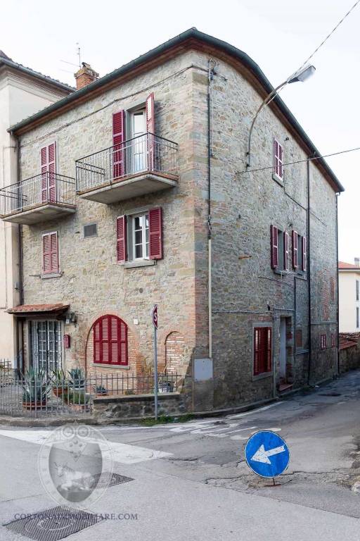 appartamento in vendita a Cortona in zona Camucia