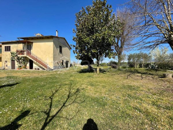 casa indipendente in vendita a Cortona