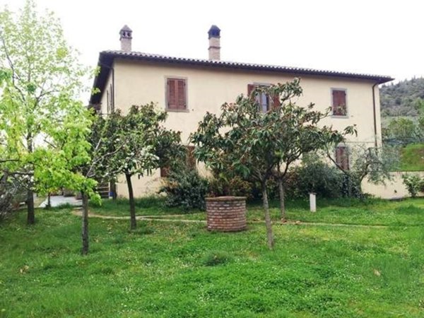 casa indipendente in vendita a Cortona in zona Terontola