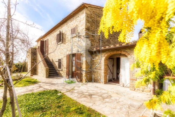 casa indipendente in vendita a Cortona in zona Casale