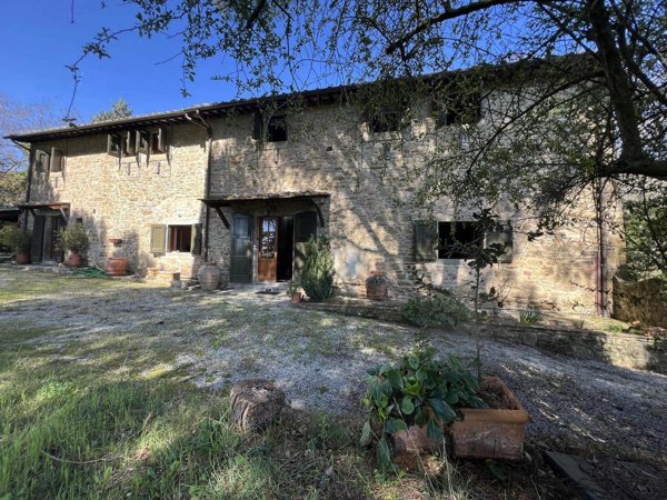 casa indipendente in vendita a Cortona in zona Pergo