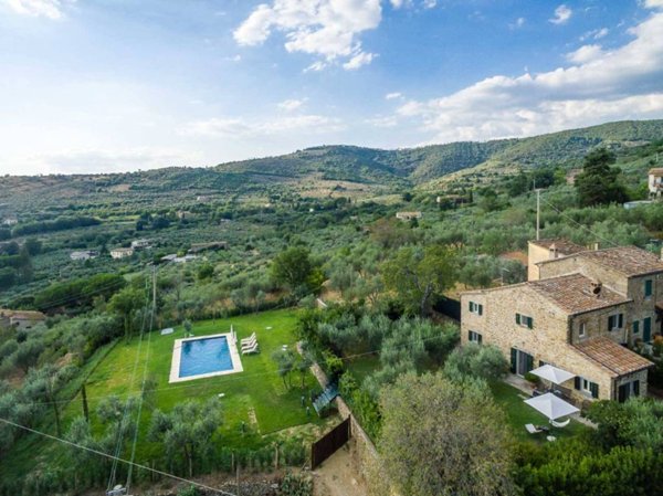 casa indipendente in vendita a Cortona in zona Casale