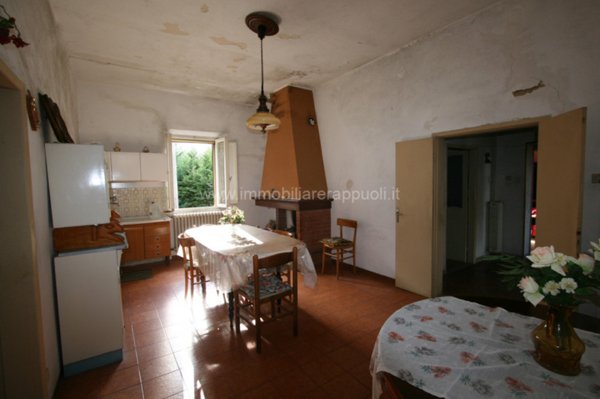 casa indipendente in vendita a Cortona