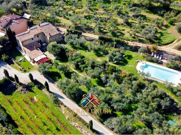 casa indipendente in vendita a Cortona in zona Casale