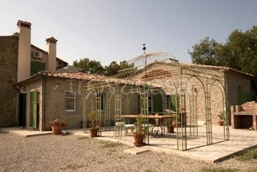 casa indipendente in vendita a Cortona in zona Casale