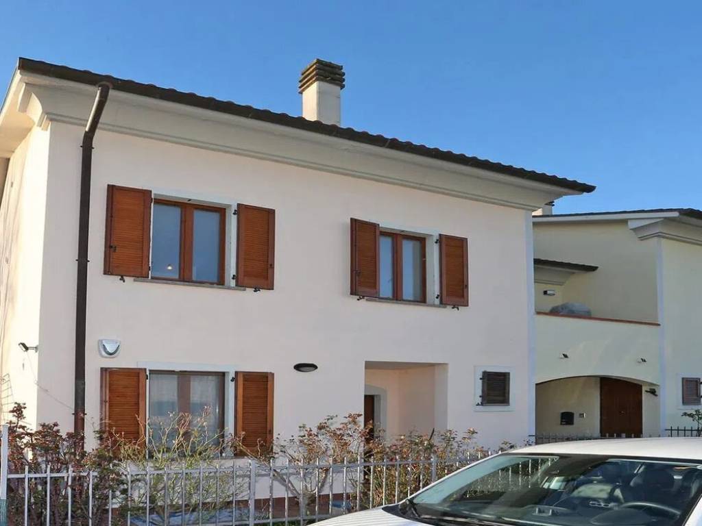appartamento in vendita a Cortona in zona Camucia