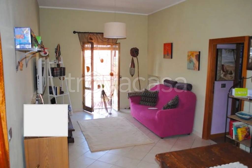 casa indipendente in vendita a Cortona