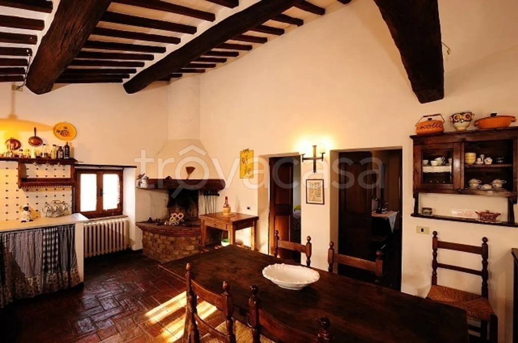 casa indipendente in vendita a Cortona in zona Casale