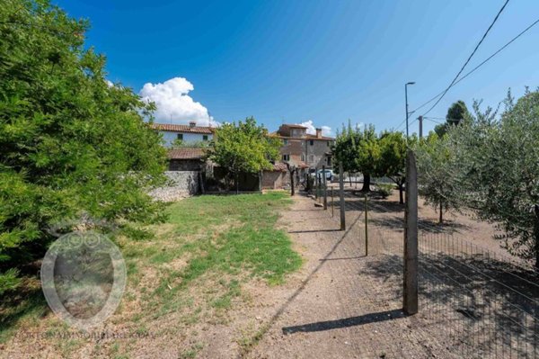 casa indipendente in vendita a Cortona in zona Montalla