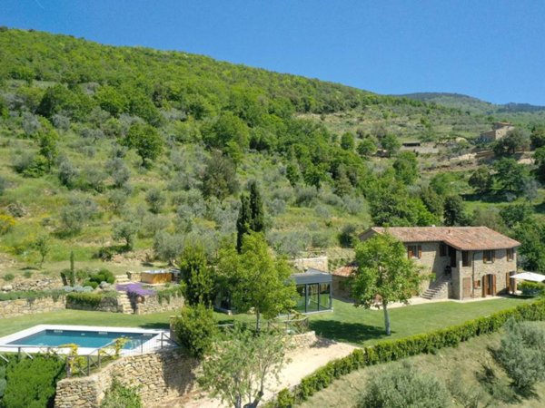 intera palazzina in vendita a Cortona in zona Casale