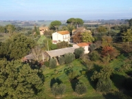 casa indipendente in vendita a Cortona in zona Montecchio