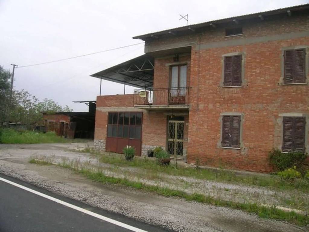 appartamento in vendita a Cortona in zona Casale