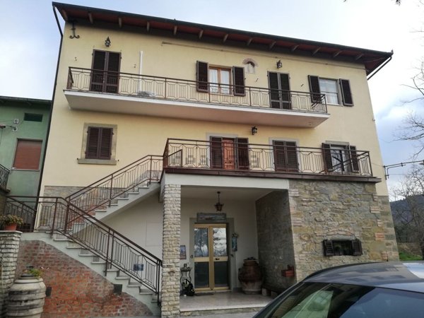 casa indipendente in vendita a Cortona in zona Terontola