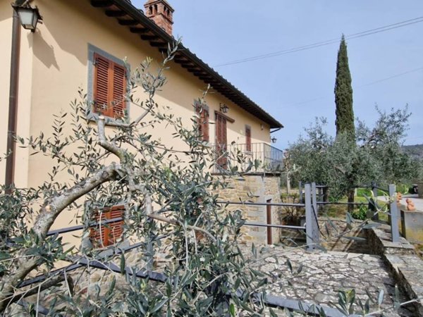 casa indipendente in vendita a Cortona in zona Terontola