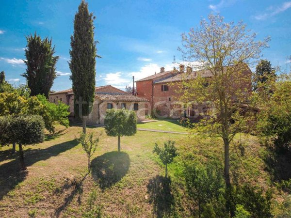casa indipendente in vendita a Cortona in zona Chianacce