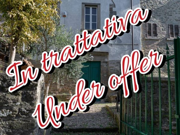 casa indipendente in vendita a Cortona