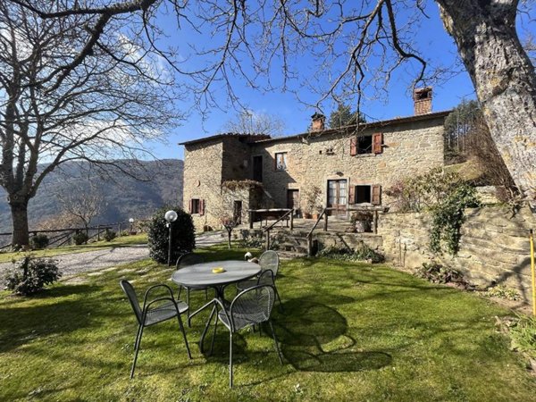 casa indipendente in vendita a Cortona in zona Casale