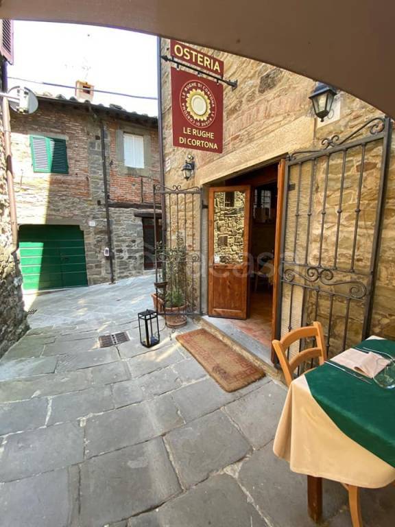 negozio in vendita a Cortona