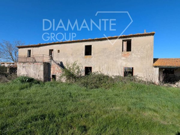casa indipendente in vendita a Cortona in zona Casale