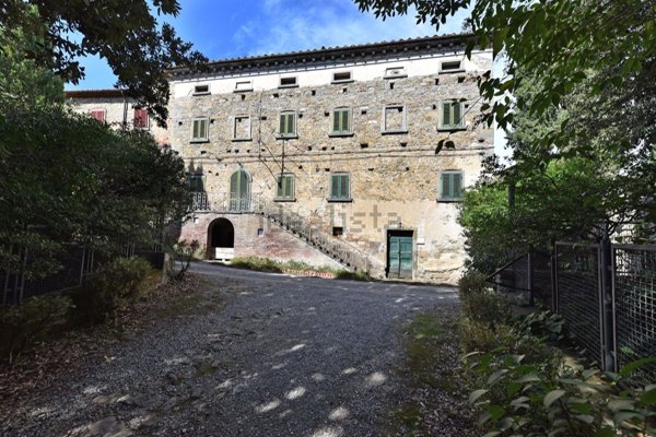 casa indipendente in vendita a Cortona