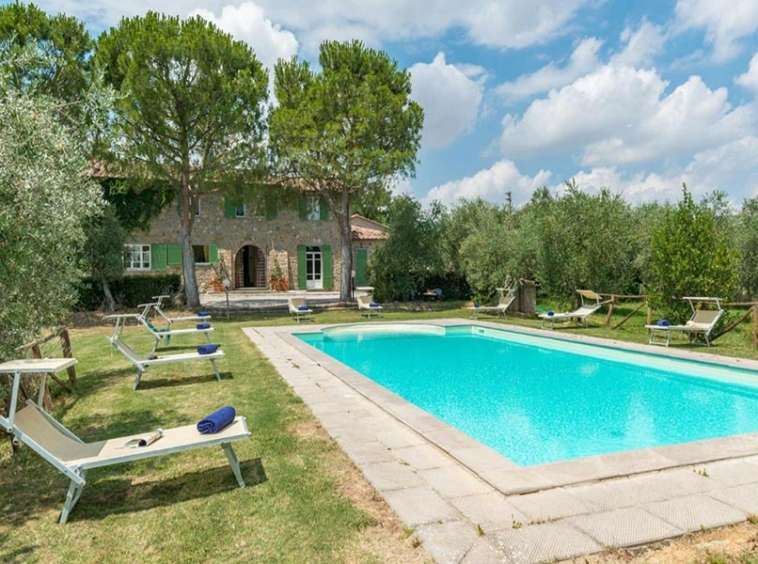 casa indipendente in vendita a Cortona