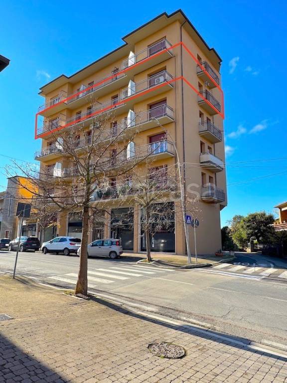 appartamento in vendita a Cortona in zona Camucia