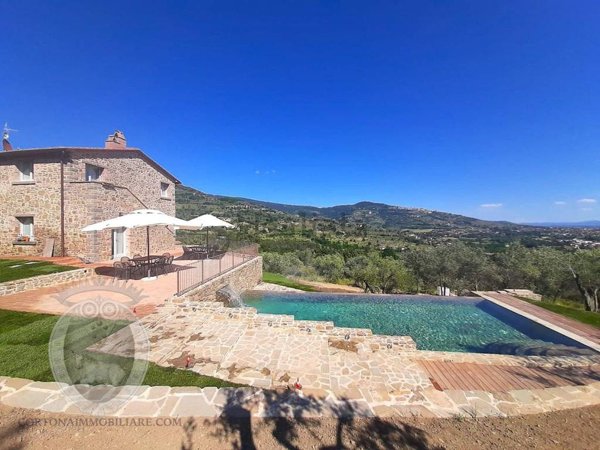 casa indipendente in vendita a Cortona in zona Casale