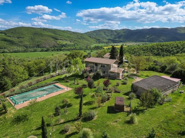 casa indipendente in vendita a Cortona in zona Casale
