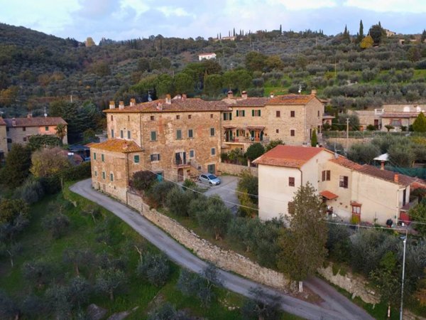 casa indipendente in vendita a Cortona