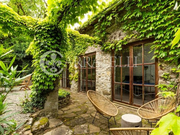 casa indipendente in vendita a Cortona in zona Casale