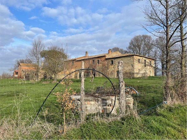 casa indipendente in vendita a Cortona in zona Pietraia