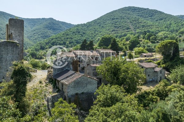 casa indipendente in vendita a Cortona