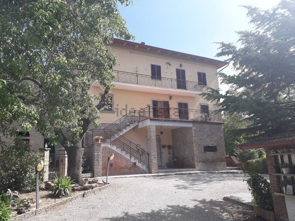 casa indipendente in vendita a Cortona in zona Casale