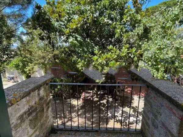 casa indipendente in vendita a Cortona in zona Terontola