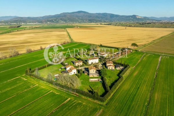 casa indipendente in vendita a Cortona in zona Fratta