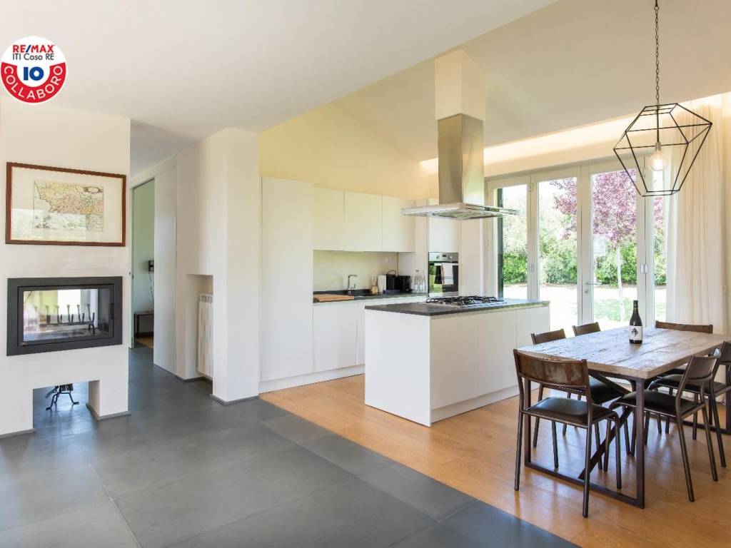 casa indipendente in vendita a Cortona in zona Casale