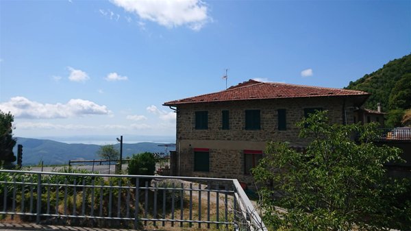 negozio in vendita a Cortona