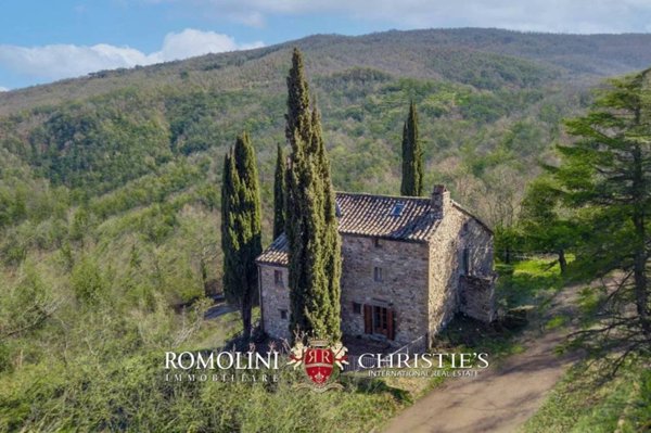 casa indipendente in vendita a Cortona