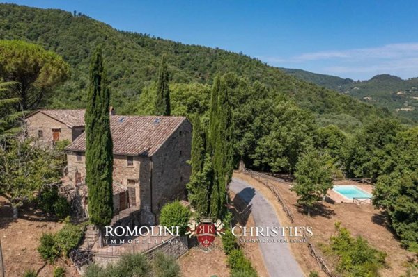 casa indipendente in vendita a Cortona