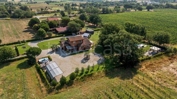 casa indipendente in vendita a Cortona in zona Casale