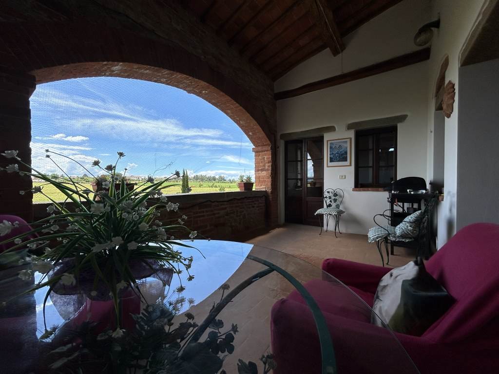 casa indipendente in vendita a Cortona