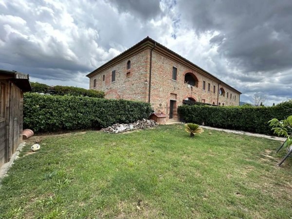 pentavano in vendita a Cortona