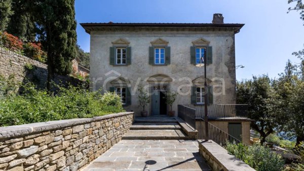 casa indipendente in vendita a Cortona
