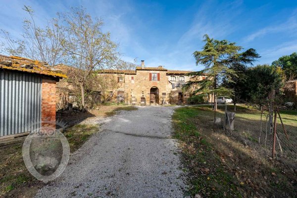 casa indipendente in vendita a Cortona