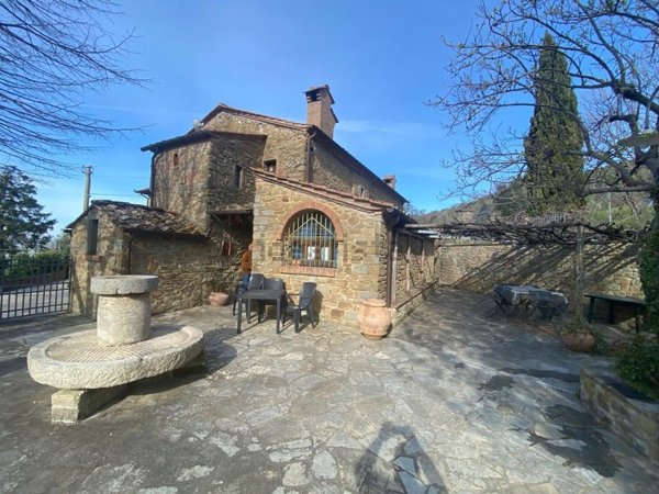 casa indipendente in vendita a Cortona in zona Casale