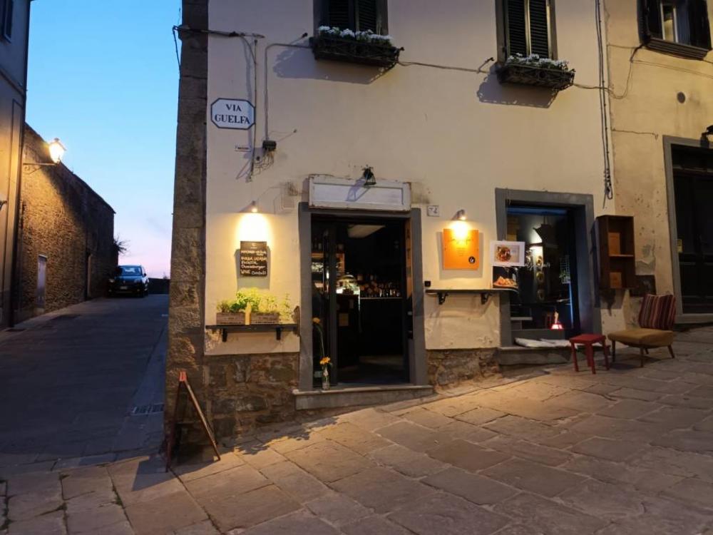 negozio in vendita a Cortona